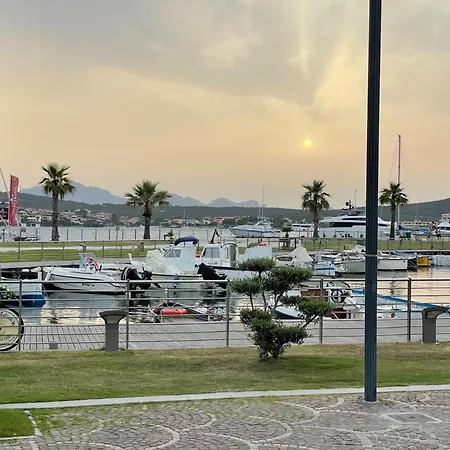 Comfort E Panorama Mozzafiato A * 阿兰奇湾城